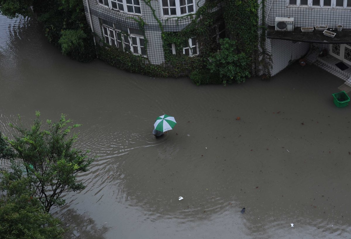 Galleria foto 'Cina, piove sul bagnato' - foto 10