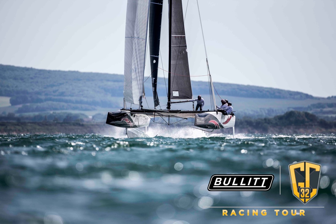 A Civitavecchia super-catamarani in regata A Civitavecchia super-catamarani in regata