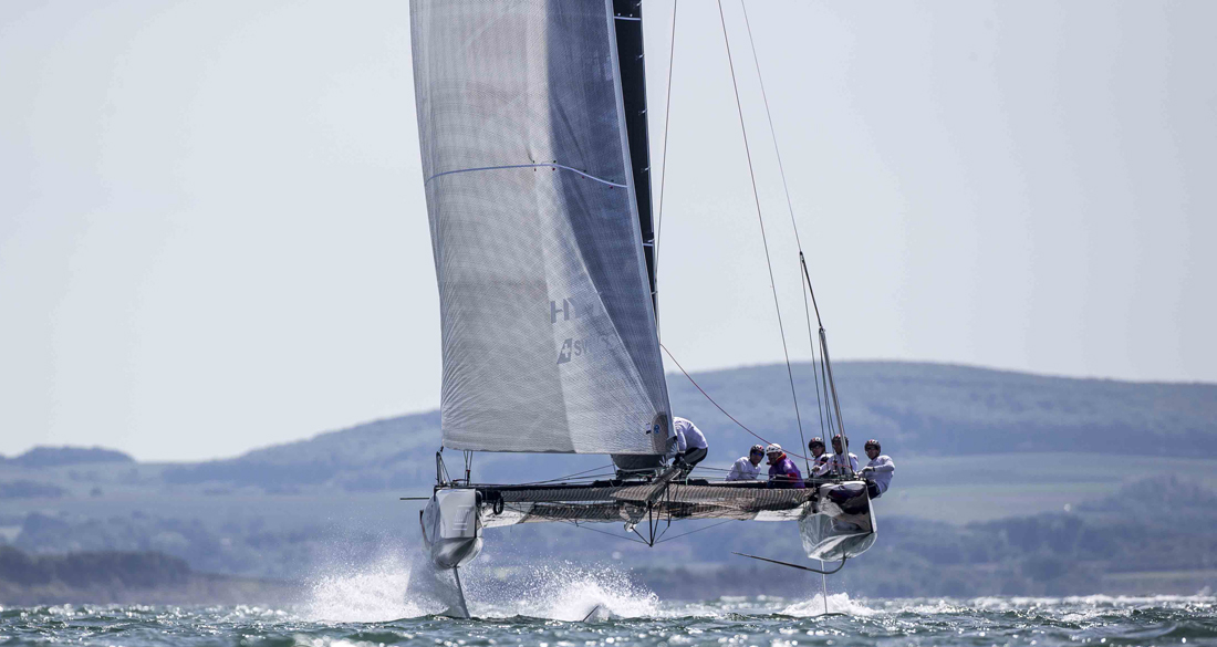 A Civitavecchia super-catamarani in regata A Civitavecchia super-catamarani in regata