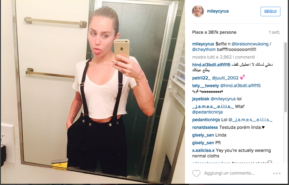 #chelfie, il selfie si fa in camerino #chelfie, il selfie si fa in camerino