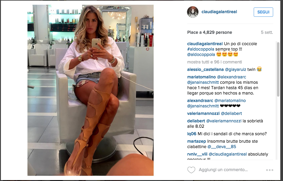 #chelfie, il selfie si fa in camerino #chelfie, il selfie si fa in camerino