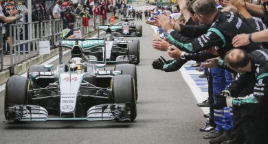 Gp Belgio: vince Hamilton, esplode una gomma a Vettel