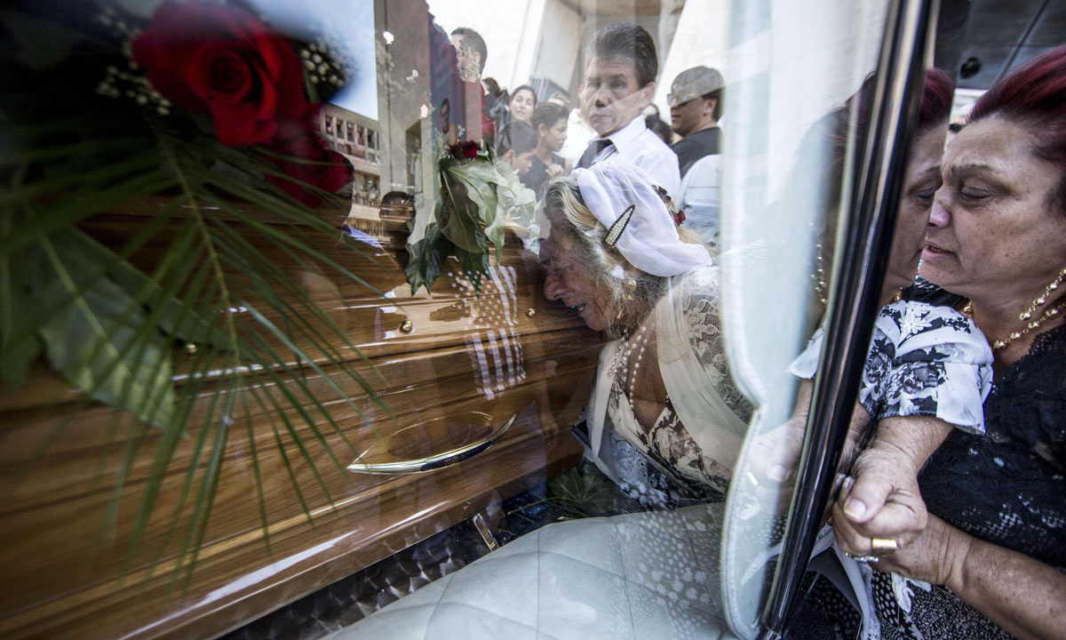 Funerali da Padrino del boss Casamonica, scoppia la polemica – Foto