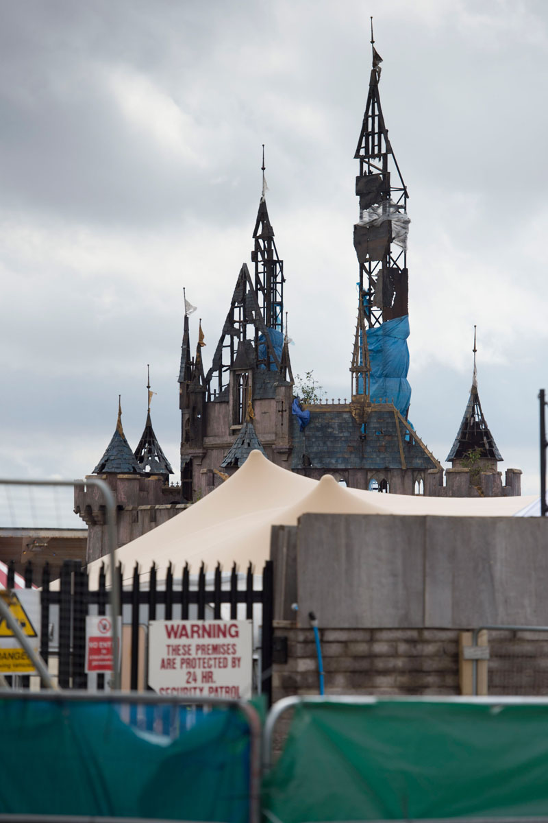 Dismaland, il “parco dei non divertimenti” di Banksy – Foto Dismaland, il “parco dei non divertimenti” di Banksy – Foto