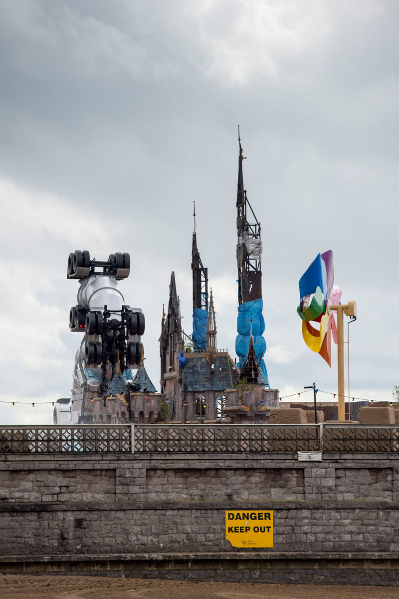 Dismaland, il “parco dei non divertimenti” di Banksy – Foto Dismaland, il “parco dei non divertimenti” di Banksy – Foto