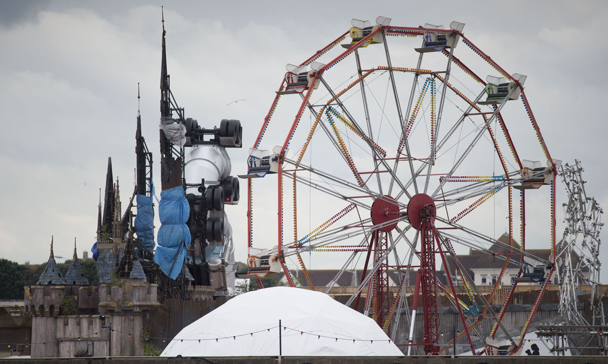Dismaland, il “parco dei non divertimenti” di Banksy – Foto Dismaland, il “parco dei non divertimenti” di Banksy – Foto