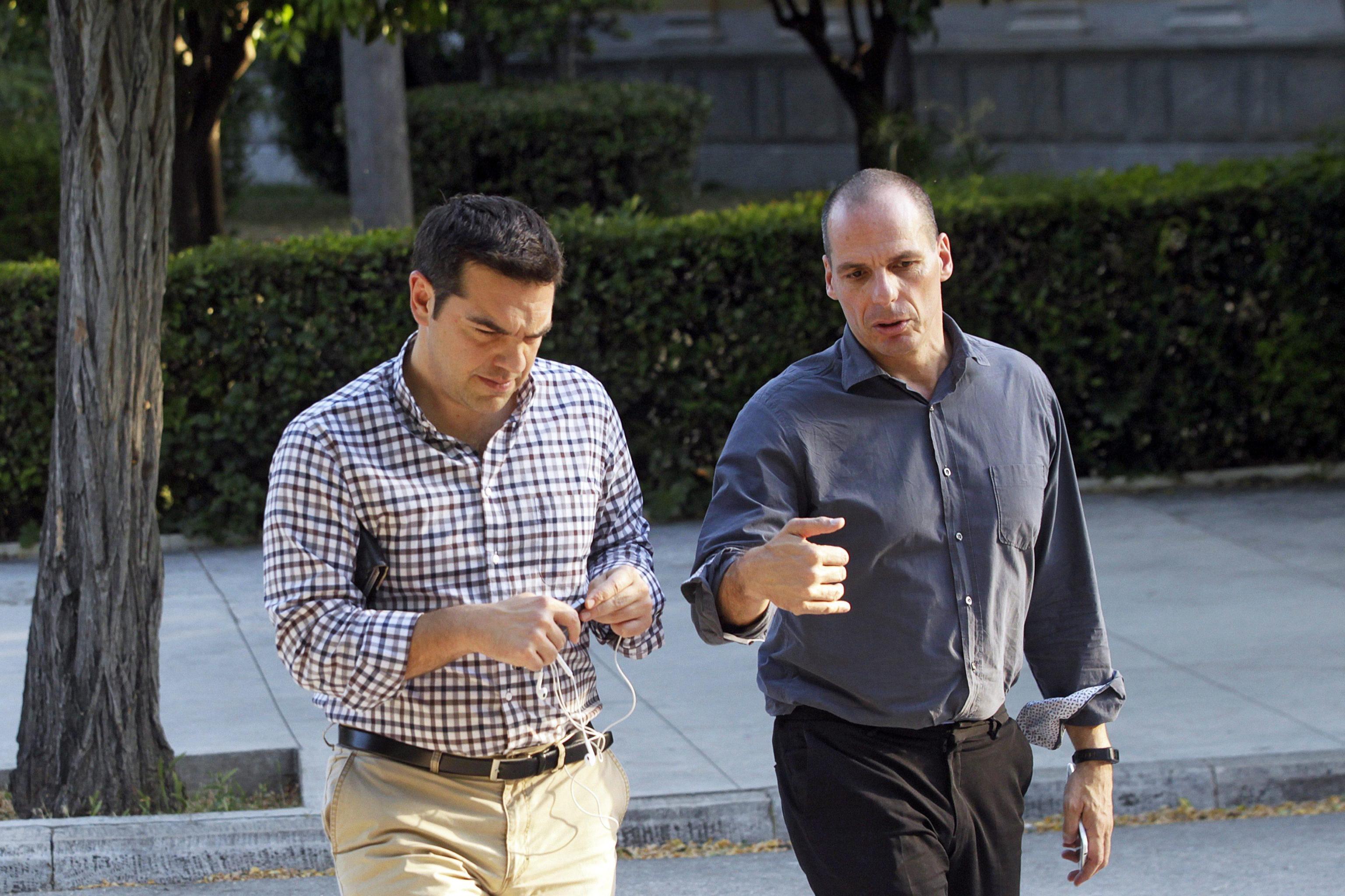 Tsipras si dimette: “Il popolo voti il nostro operato. Vogliamo un mandato forte” Tsipras si dimette: “Il popolo voti il nostro operato. Vogliamo un mandato forte”