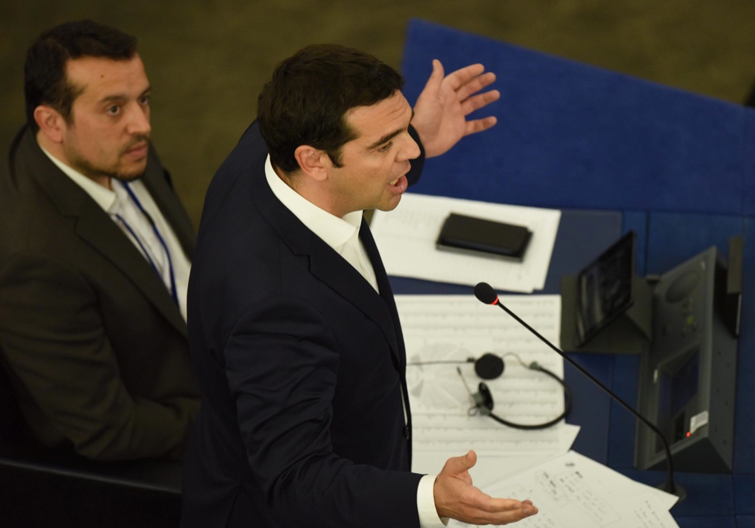 Tsipras si dimette: “Il popolo voti il nostro operato. Vogliamo un mandato forte” Tsipras si dimette: “Il popolo voti il nostro operato. Vogliamo un mandato forte”