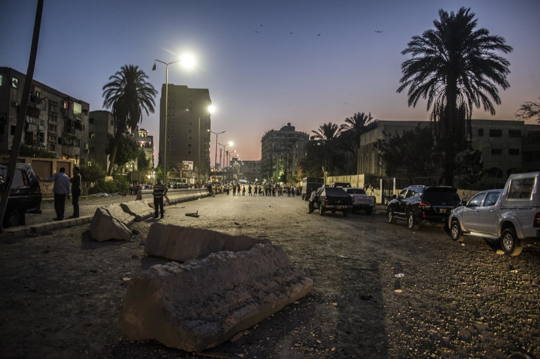 Egitto: autobomba esplosa al Cairo Egitto: autobomba esplosa al Cairo