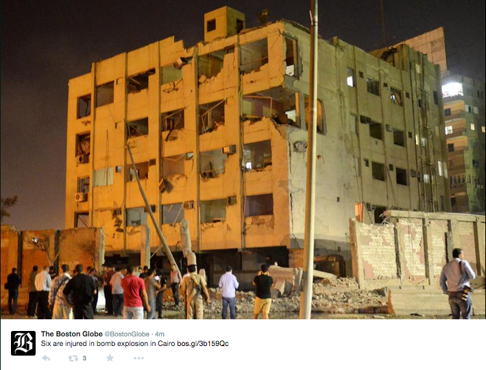 Egitto: autobomba esplosa al Cairo Egitto: autobomba esplosa al Cairo
