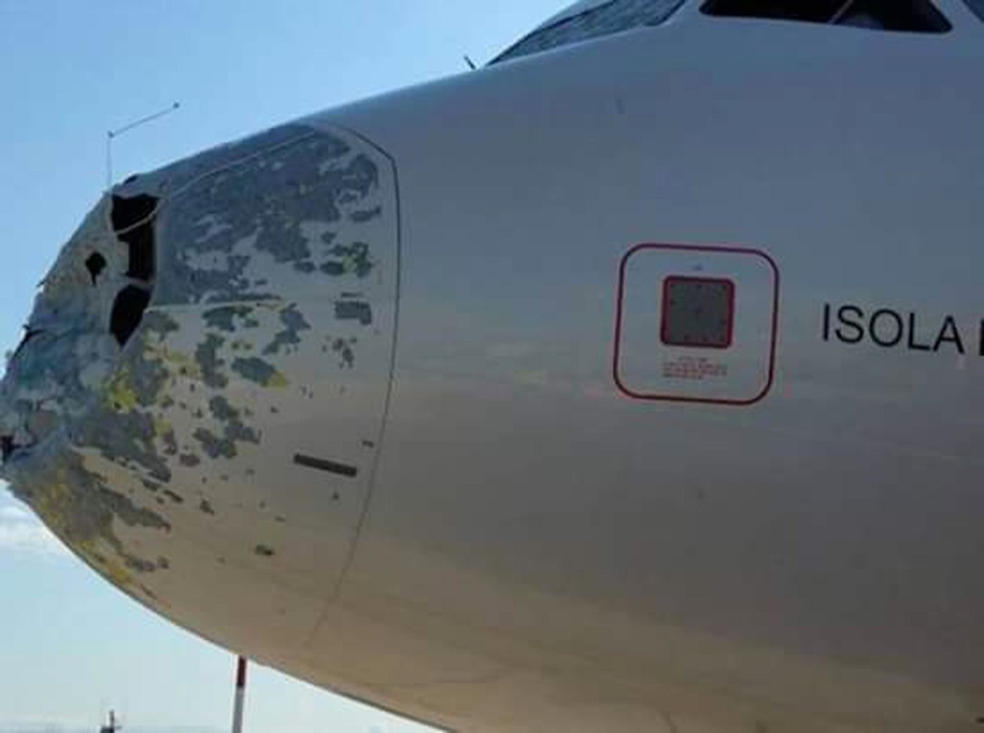 Paura sul volo Roma Milano, un fulmine colpisce l’aereo Paura sul volo Roma Milano, un fulmine colpisce l’aereo