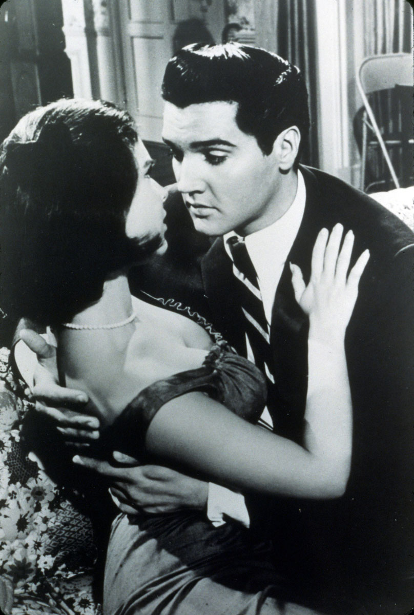 È morta Yvonne Craig, Batgirl in TV negli anni ’60 È morta Yvonne Craig, Batgirl in TV negli anni ’60