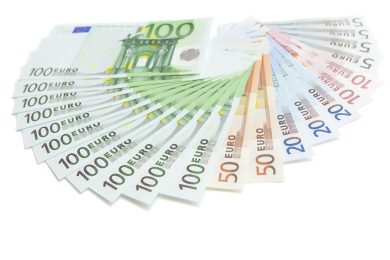 Quanto valgono 100 euro in Europa