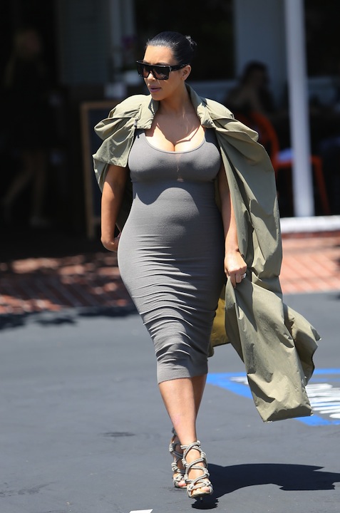 Kim Kardashian attacca Caitlyn Jenner Kim Kardashian attacca Caitlyn Jenner