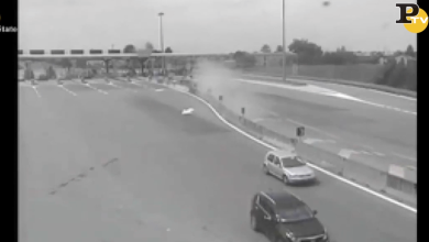 Ravenna: auto contro la barriera in autostrada