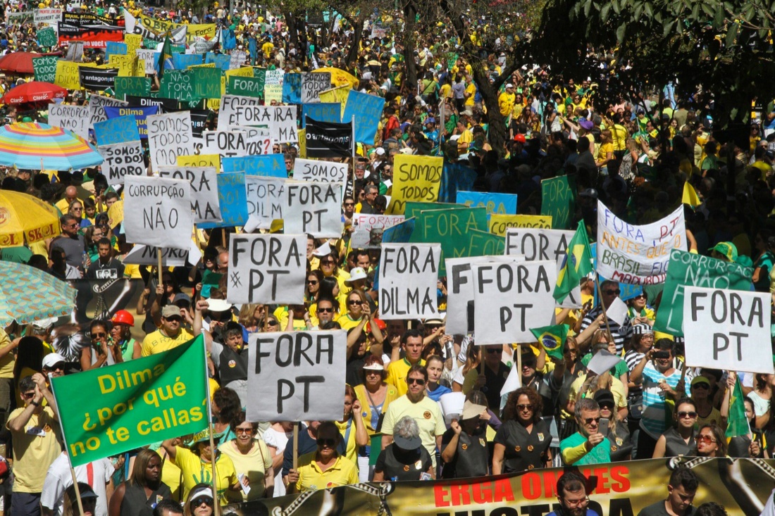 Il Brasile contro Dilma Rousseff: le foto della protesta