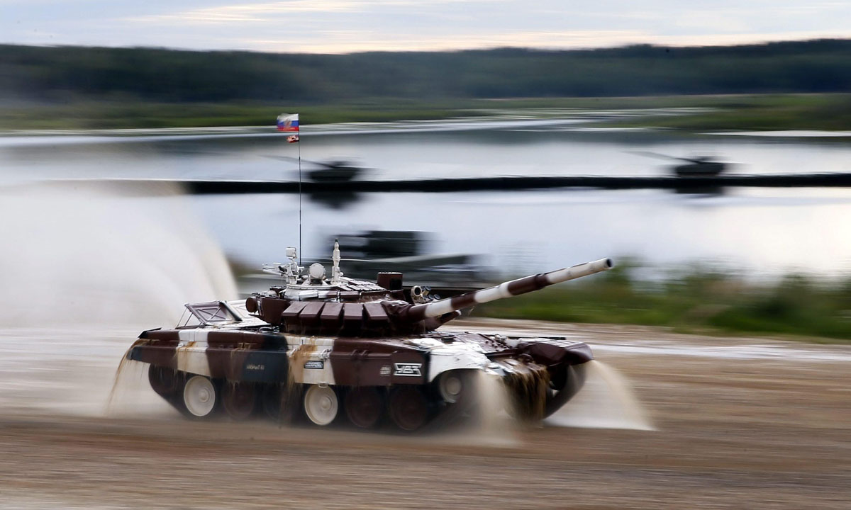 Russia, il Biathlon dei carri armati