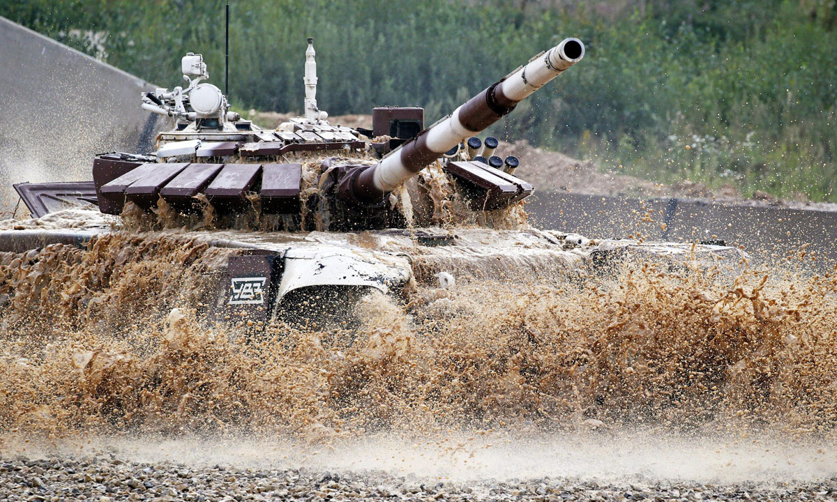 Russia, il Biathlon dei carri armati