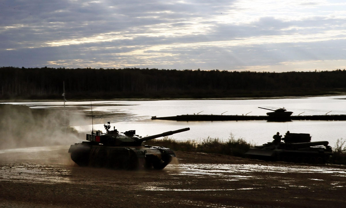 Russia, il Biathlon dei carri armati