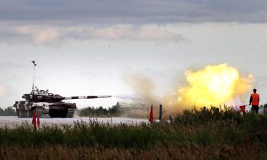 Russia, il Biathlon dei carri armati