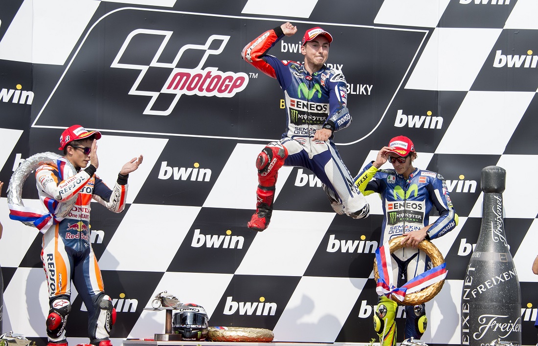 Gp Rep. Ceca: stravince Lorenzo, Rossi sul podio. Aggancio in vetta