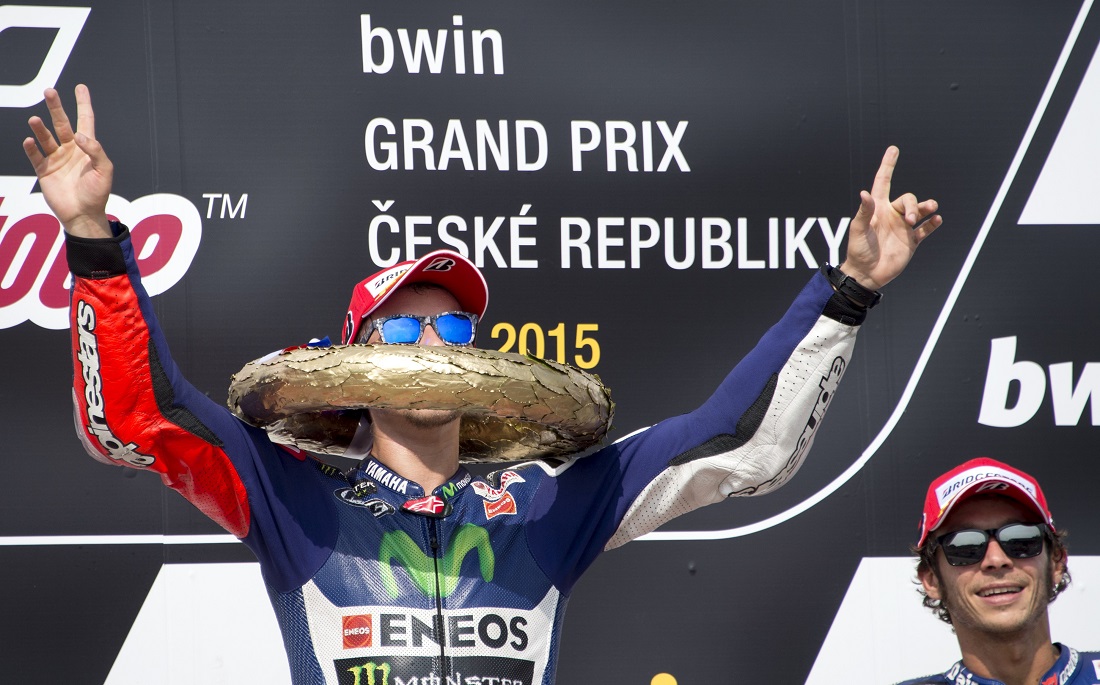 Gp Rep. Ceca: stravince Lorenzo, Rossi sul podio. Aggancio in vetta