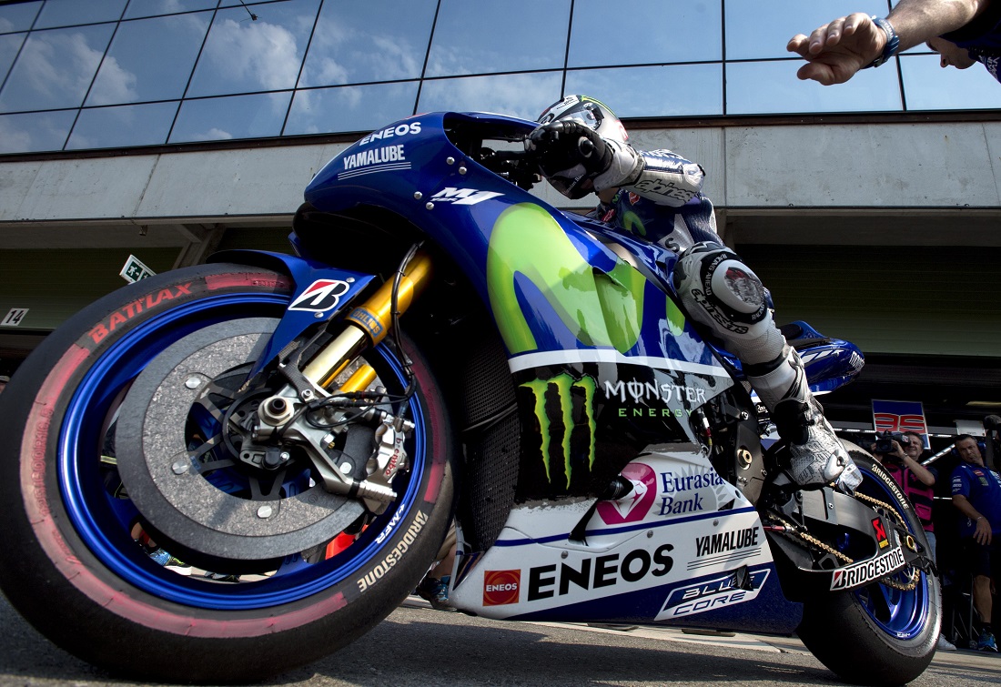 Gp Rep. Ceca, qualifiche: pole Lorenzo, Marquez e Rossi in prima fila