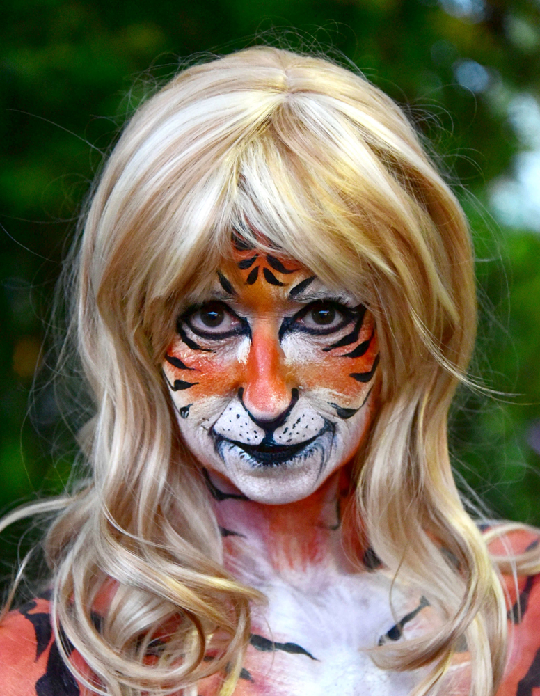 Londra, nudi allo zoo per salvare le tigri