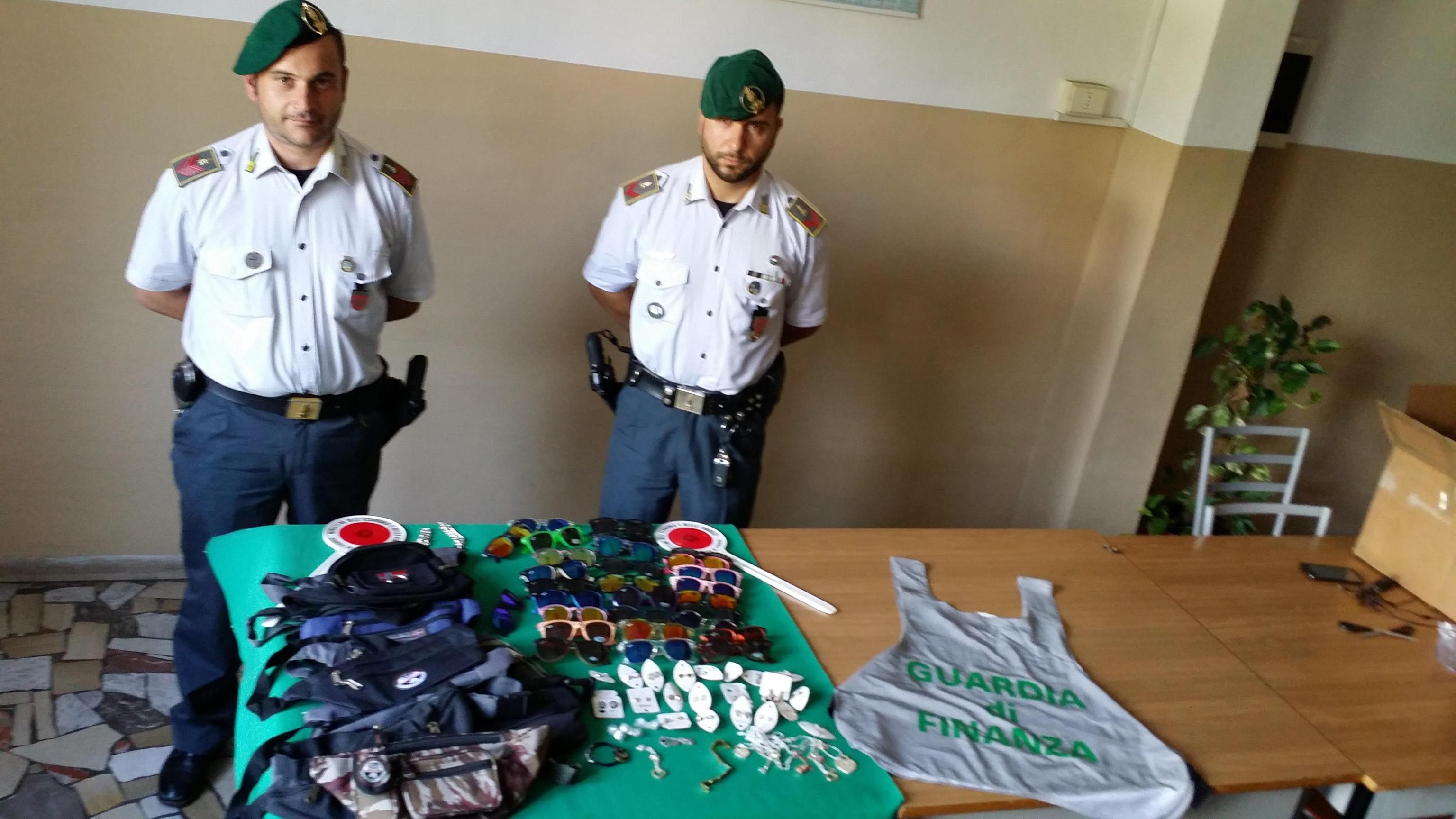 Evasione, contraffazione e abusivismo: l’anarchia delle località balneari