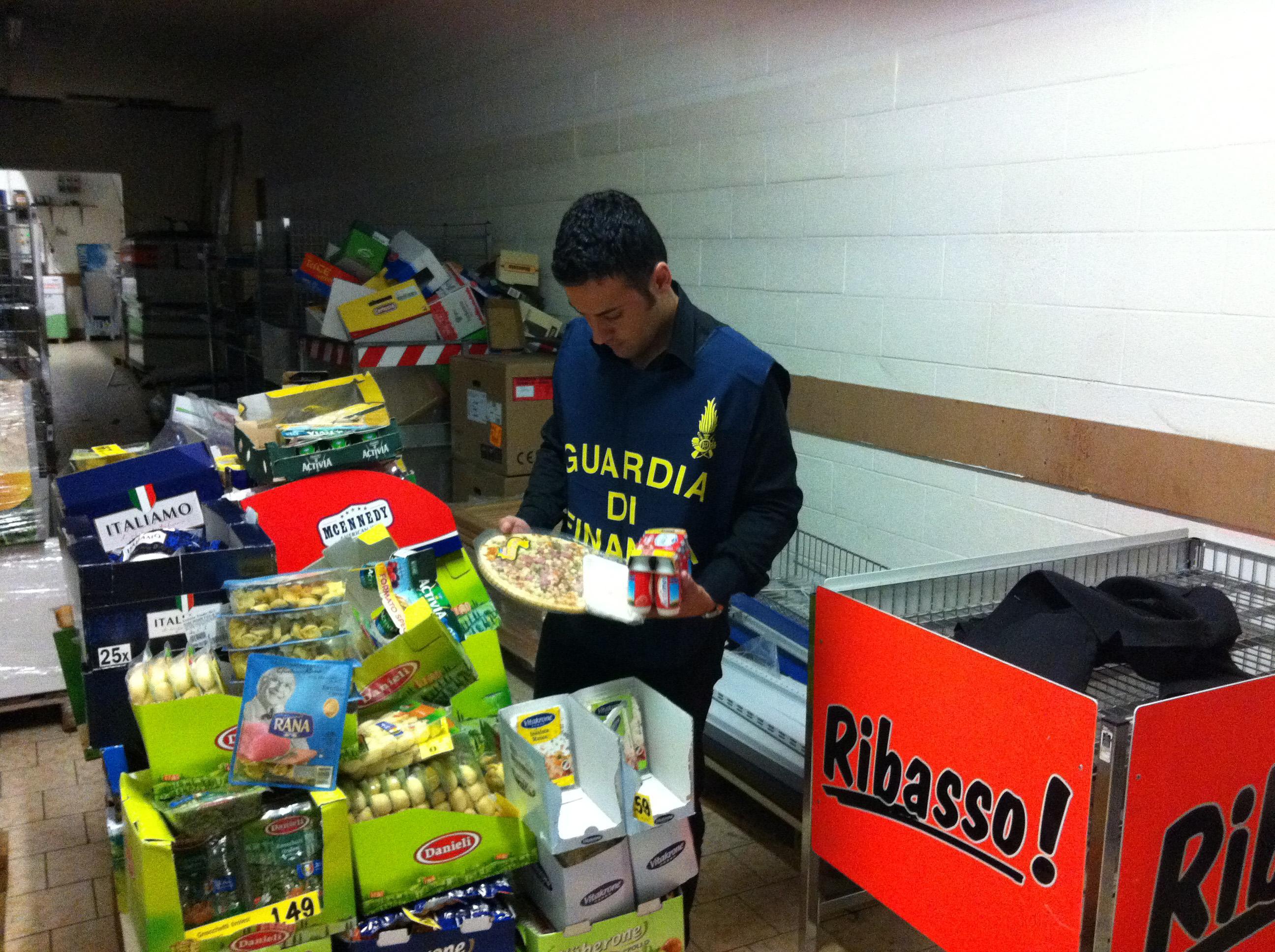 Evasione, contraffazione e abusivismo: l’anarchia delle località balneari