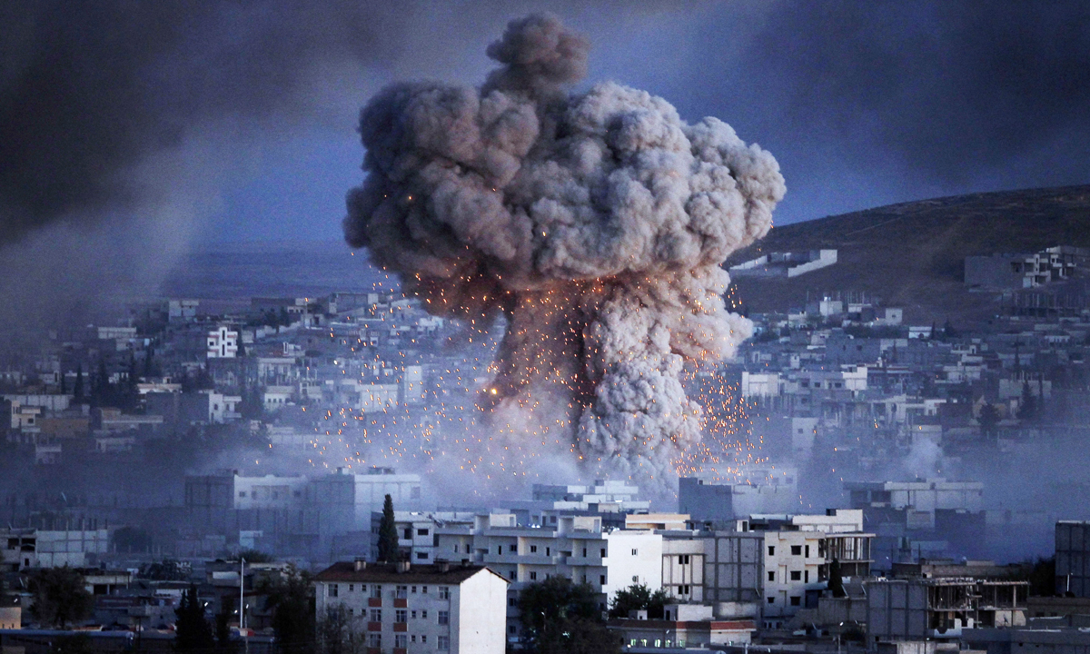 Gli Stati Uniti iniziano a bombardare l’Isis dalla Turchia Gli Stati Uniti iniziano a bombardare l’Isis dalla Turchia