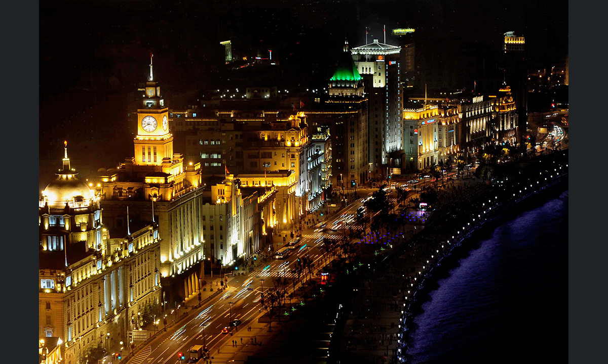 La Cina fotografata di notte