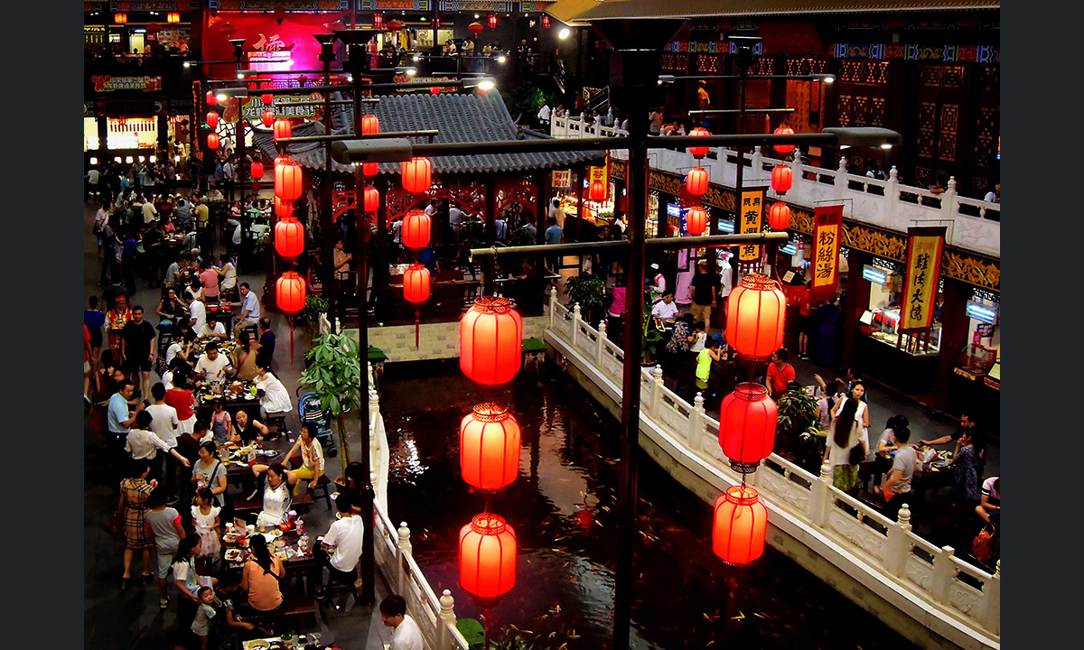 La Cina fotografata di notte