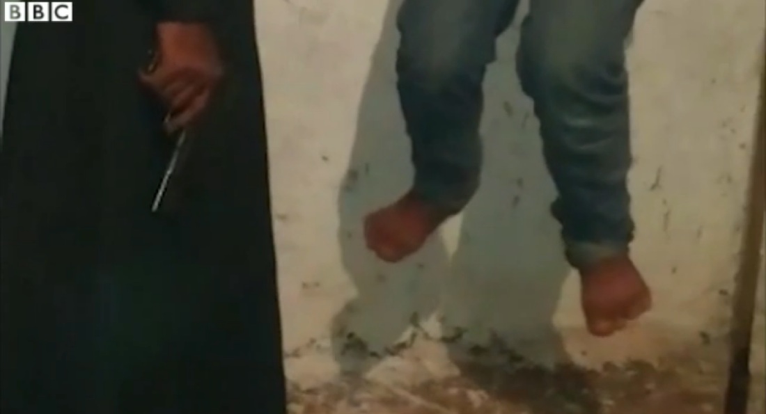 Isis, nuovo video: anziani massacrati con l’esplosivo Isis, nuovo video: anziani massacrati con l’esplosivo