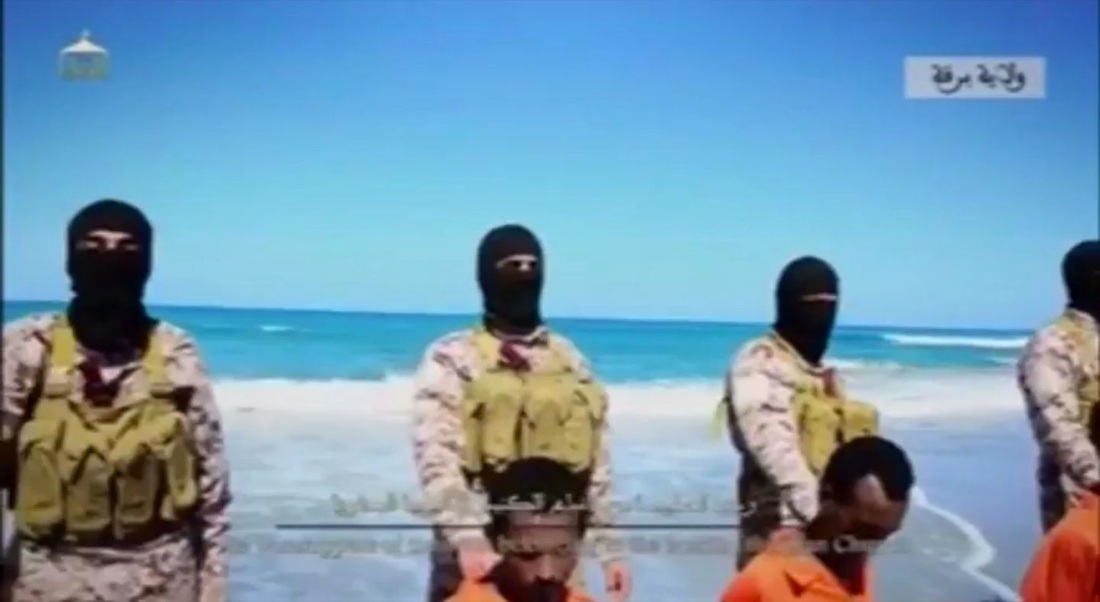 Isis, nuovo video: anziani massacrati con l’esplosivo Isis, nuovo video: anziani massacrati con l’esplosivo