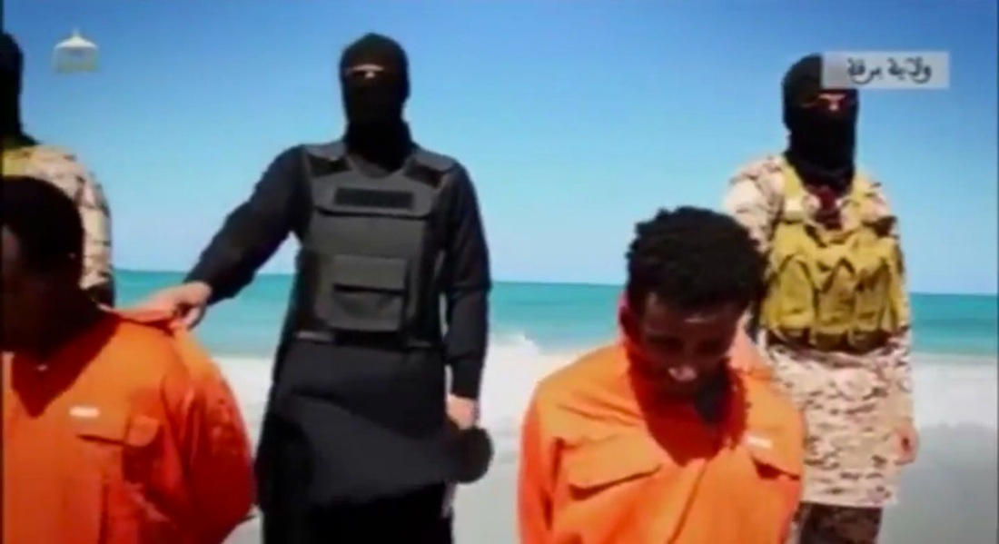 Isis, nuovo video: anziani massacrati con l’esplosivo Isis, nuovo video: anziani massacrati con l’esplosivo