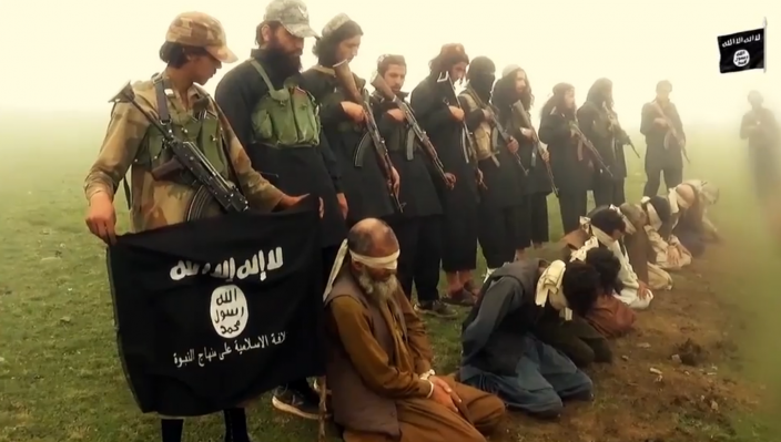 Isis, nuovo video: anziani massacrati con l’esplosivo Isis, nuovo video: anziani massacrati con l’esplosivo