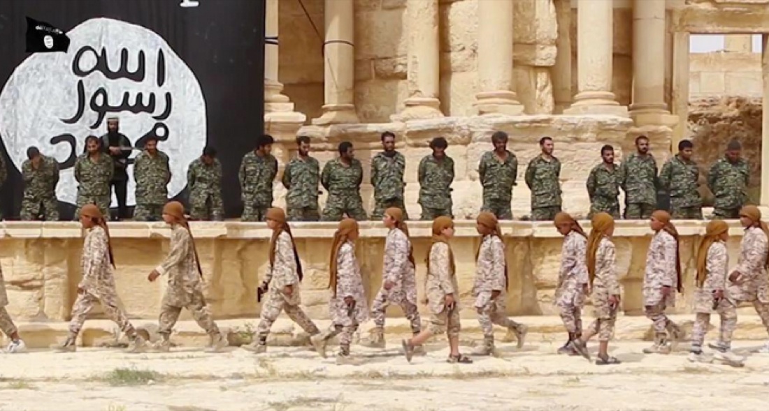 Isis, nuovo video: anziani massacrati con l’esplosivo Isis, nuovo video: anziani massacrati con l’esplosivo