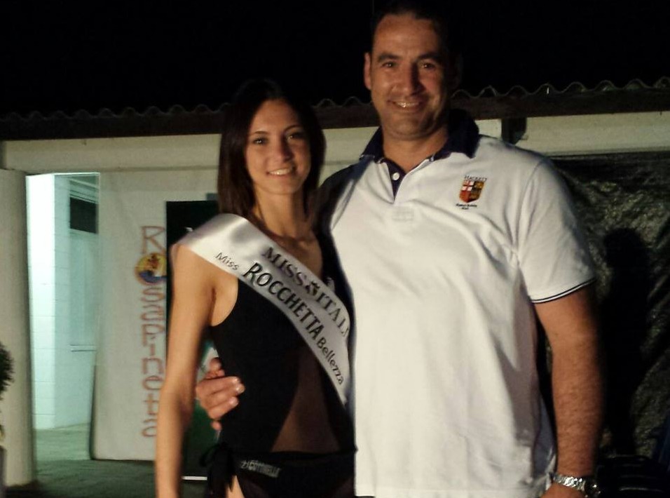 Miss Italia 2015: a 19 anni trova lavoro e rinuncia al concorso Miss Italia 2015: a 19 anni trova lavoro e rinuncia al concorso