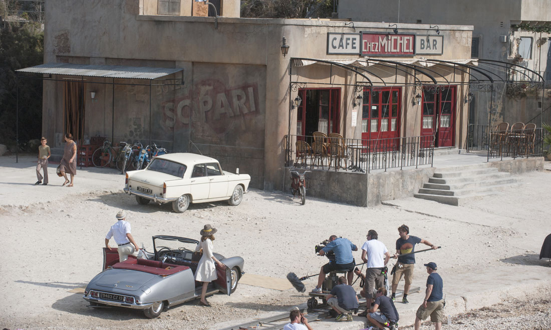 By the Sea, Angelina Jolie e Brad Pitt insieme sul set – Foto e trailer By the Sea, Angelina Jolie e Brad Pitt insieme sul set – Foto e trailer