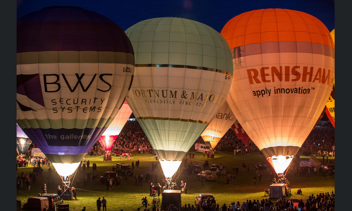 I colori delle mongolfiere nei cieli di Bristol