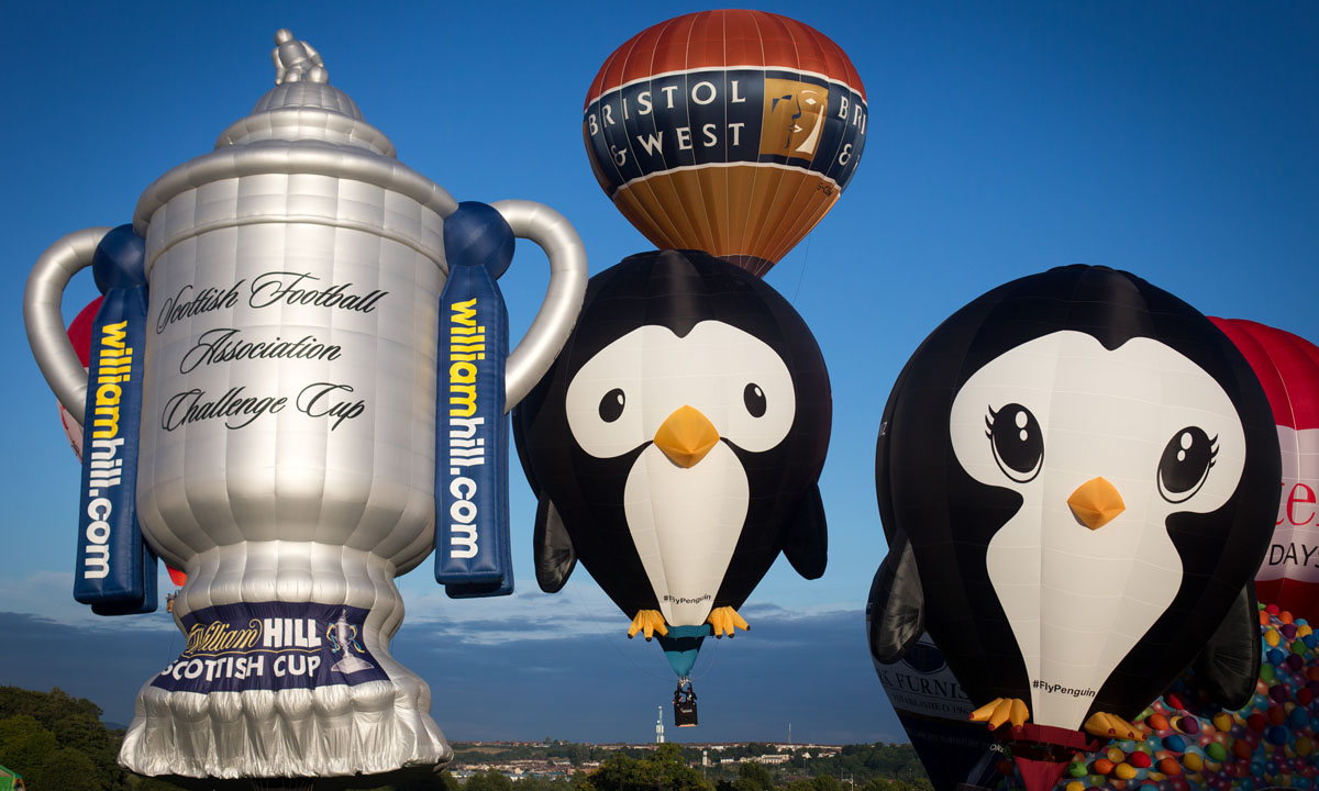 I colori delle mongolfiere nei cieli di Bristol