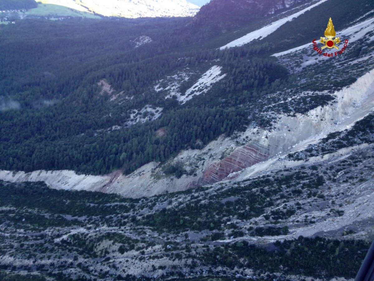 Galleria foto 'Maltempo, una frana devasta il Cadore, tre morti – Foto e video' - foto 20