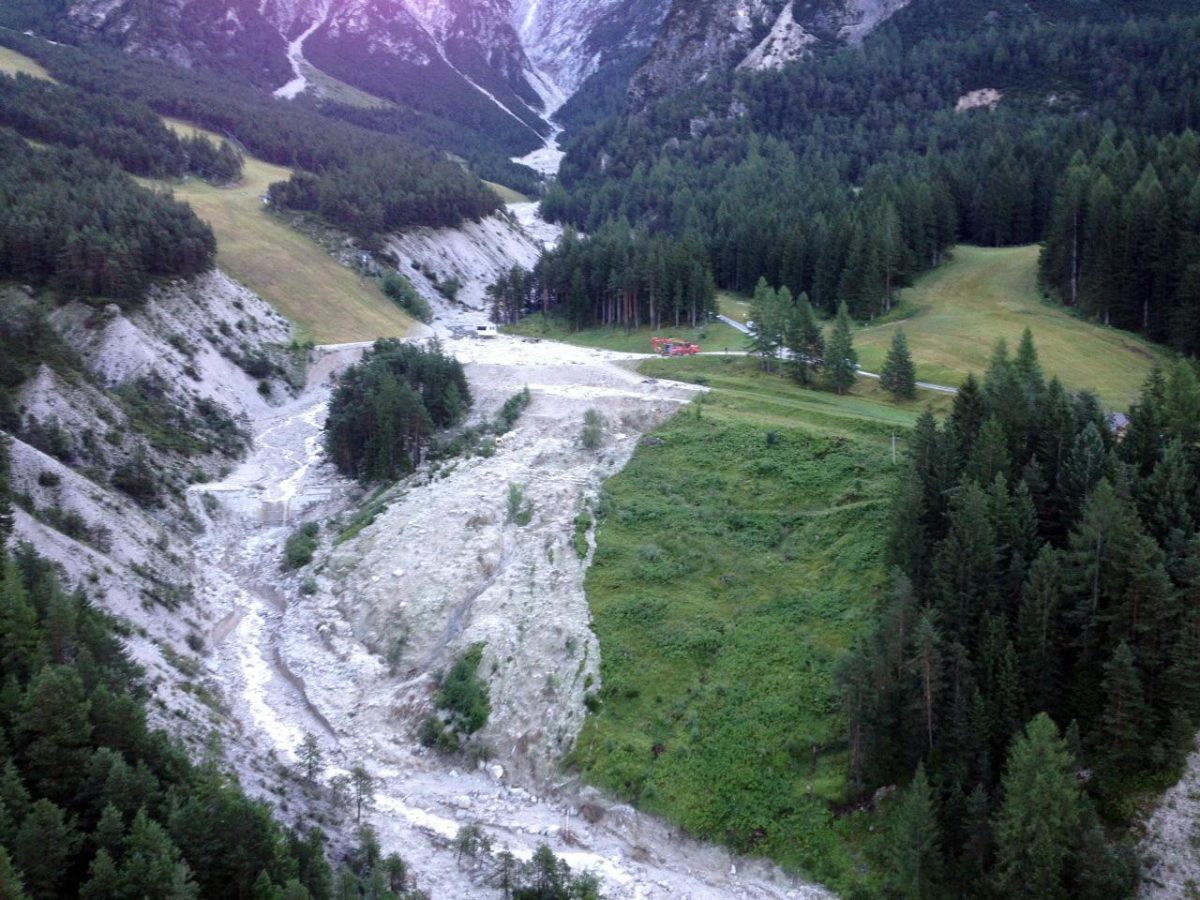 Galleria foto 'Maltempo, una frana devasta il Cadore, tre morti – Foto e video' - foto 22