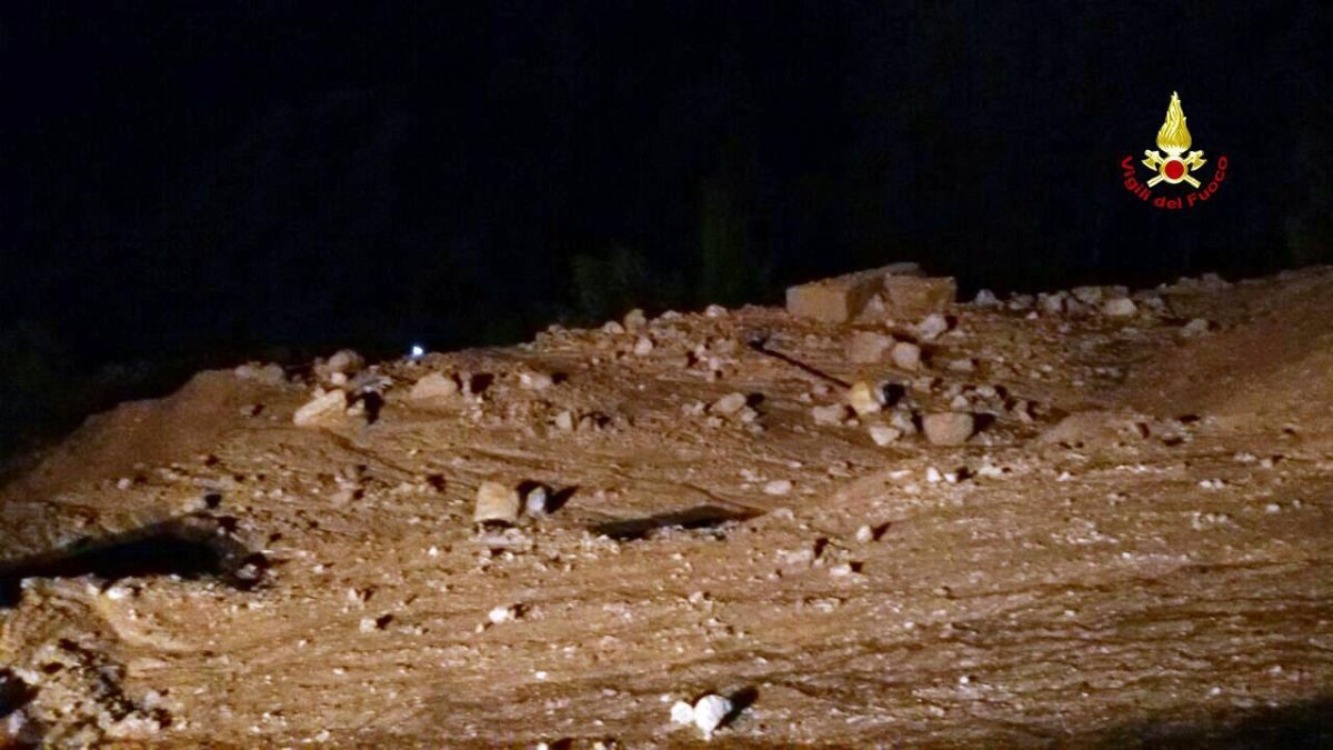 Galleria foto 'Maltempo, una frana devasta il Cadore, tre morti – Foto e video' - foto 18