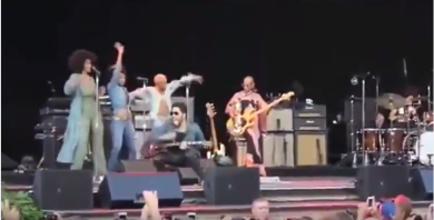 Lenny Kravitz: incidente sexy sul palco