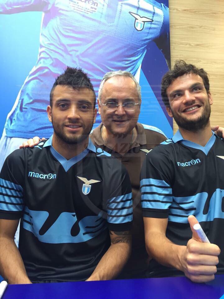 La Lazio ha presentato a Shanghai le nuove maglie da trasferta