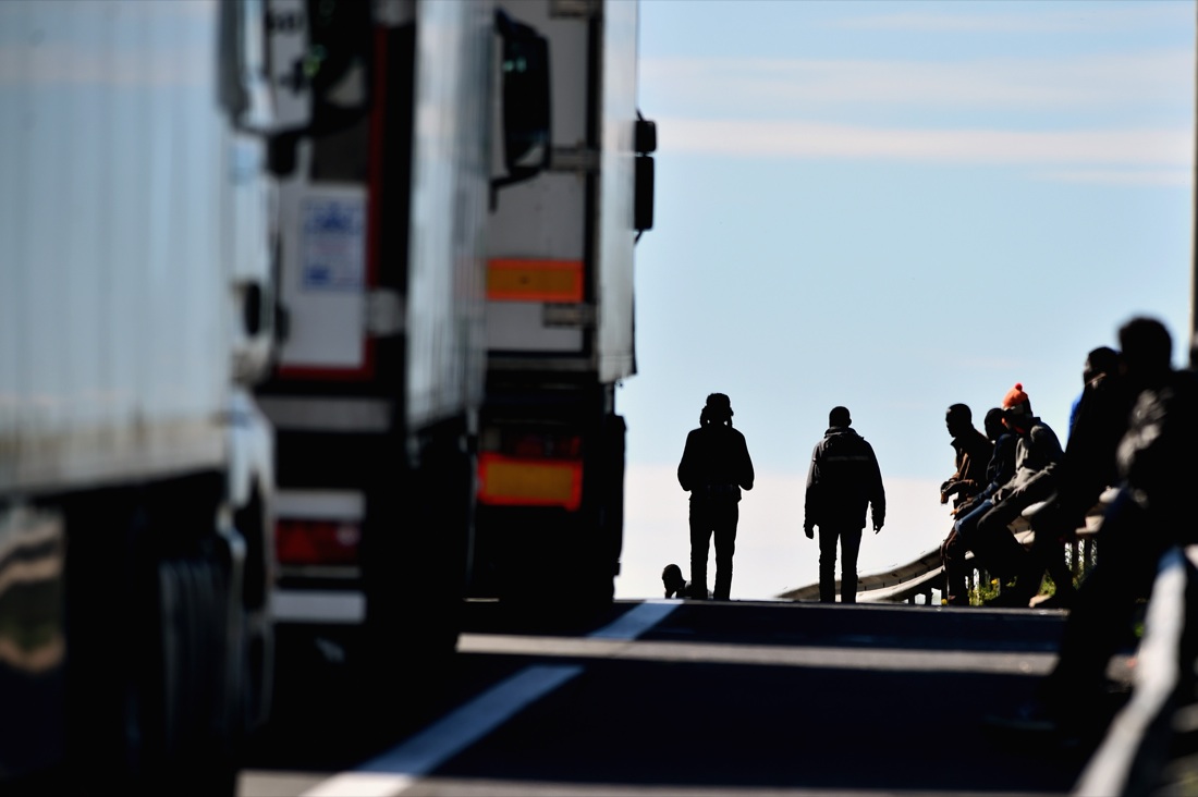 Immigrazione: a Calais va in scena l’ipocrisia europea