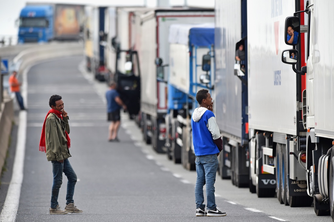 Immigrazione: a Calais va in scena l’ipocrisia europea