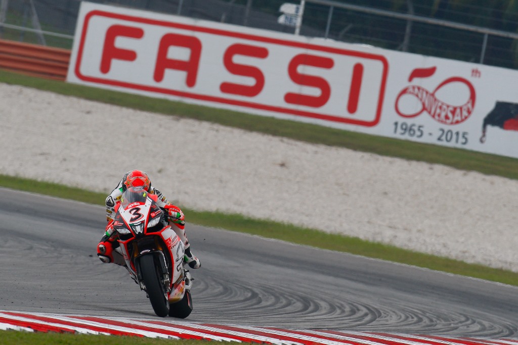Sbk, round 10: a Sepang Rea e Davies si spartiscono il bottino